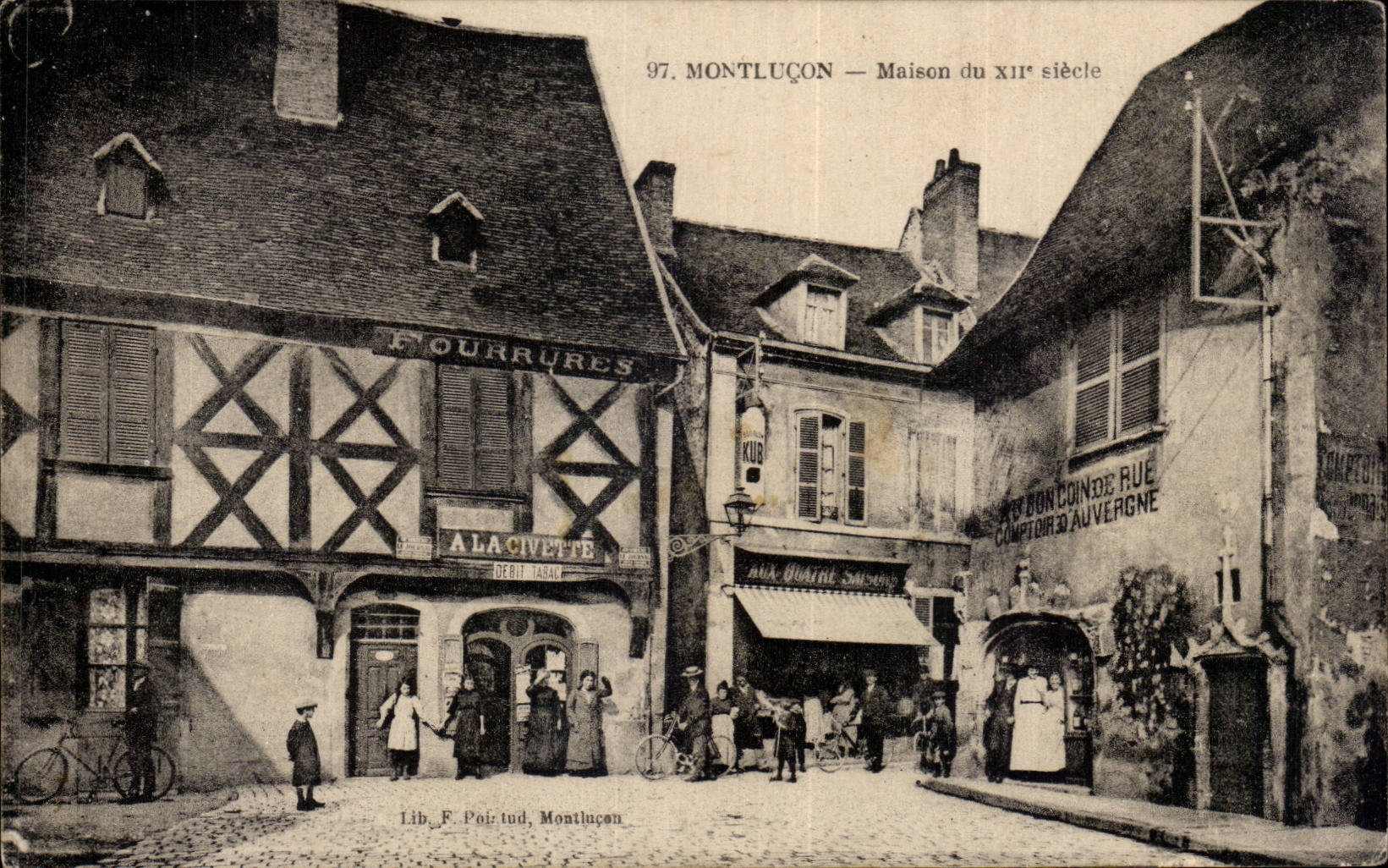 Montlucon - Maison du XII siecle - CPA 