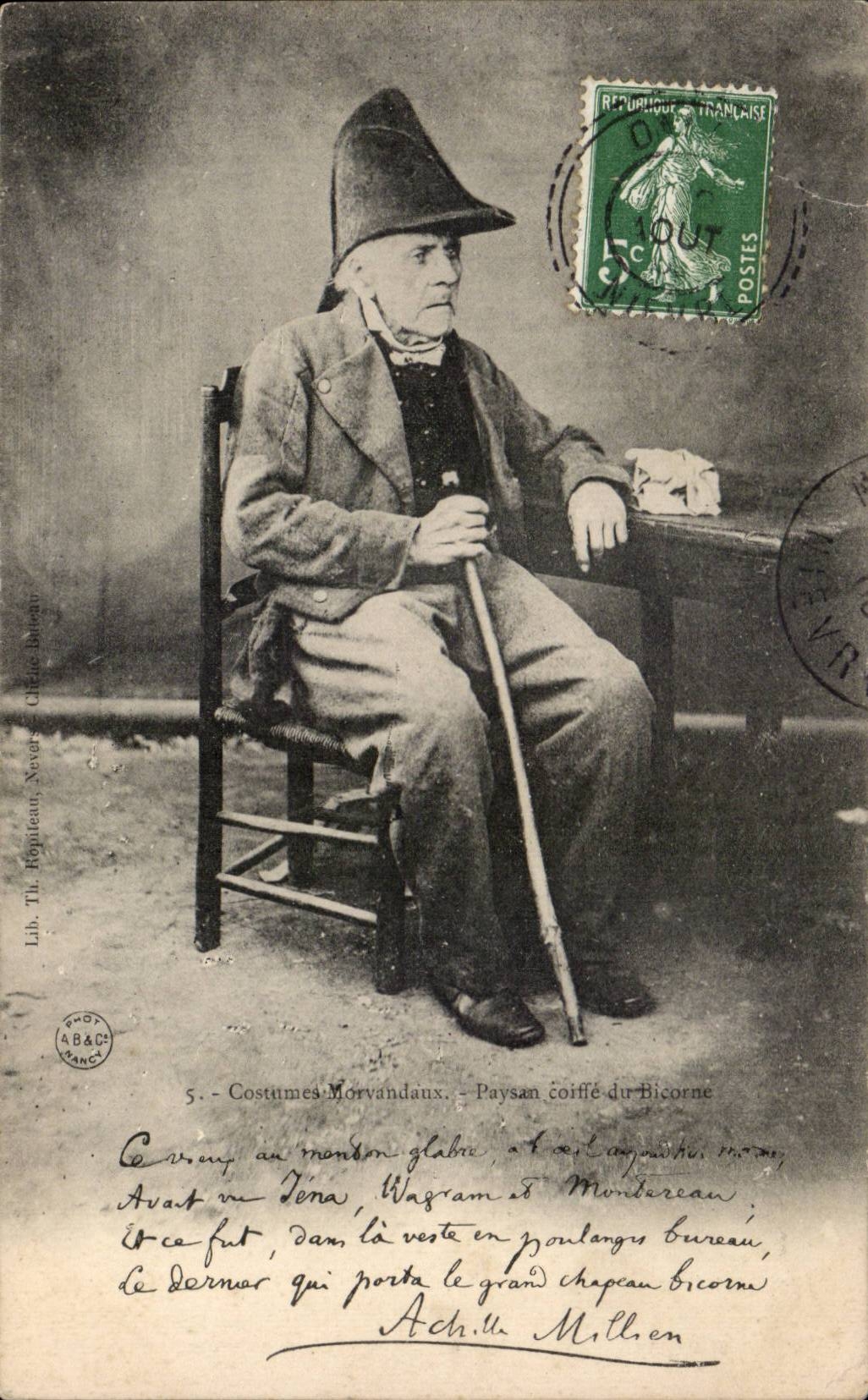 CPA Folklore Costume morvandaux Costumes Paysan caps the bicornuate one