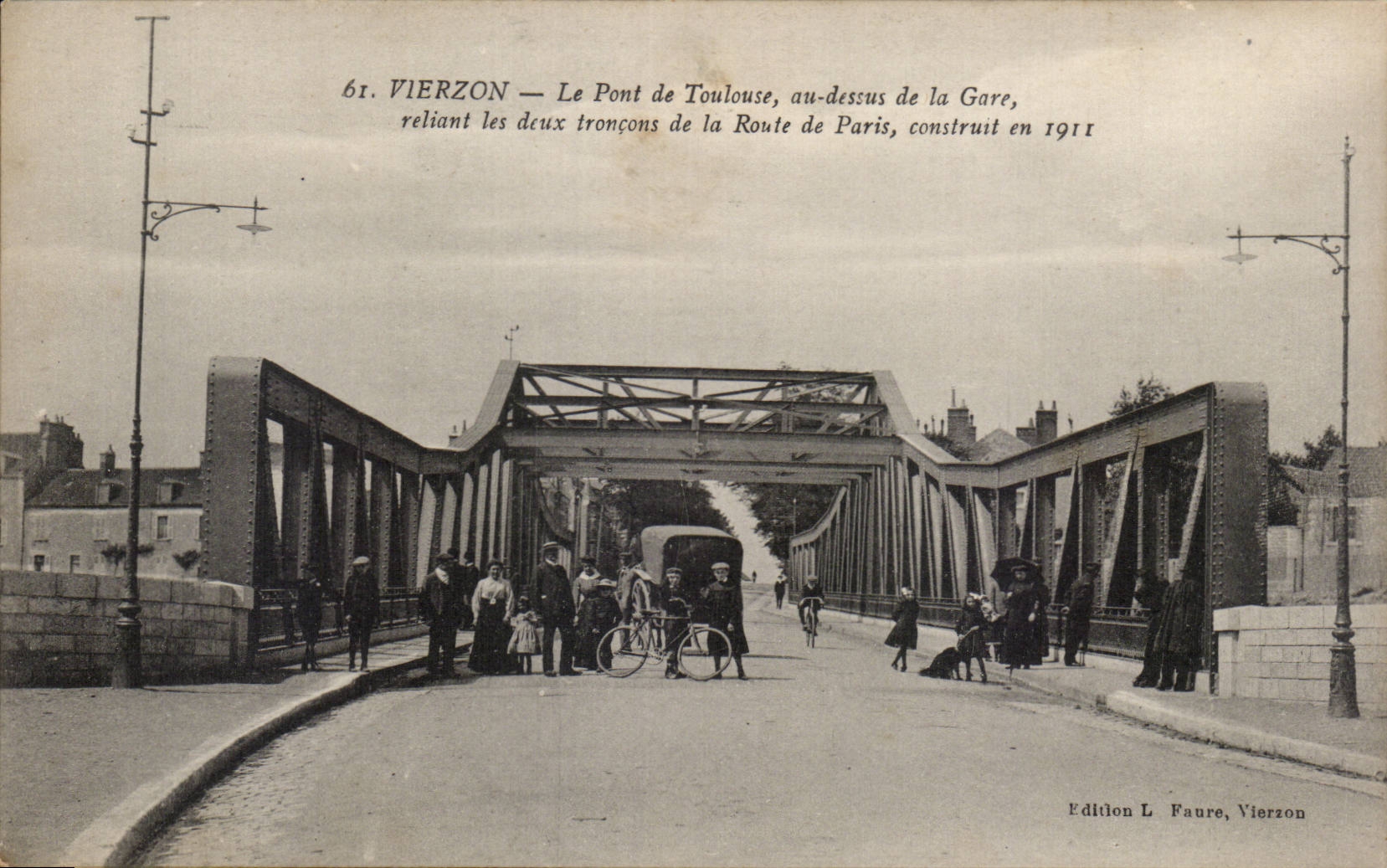 CPA Vierzon Le bridge of Toulouse to the top of the station connecting the two sections of the road of Paris builds in 1911