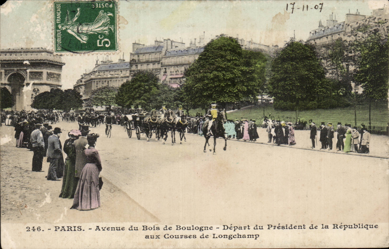 CPA Paris Avenue of the Bois de Boulogne Departure of the president of the Republic to the races of Longchamp