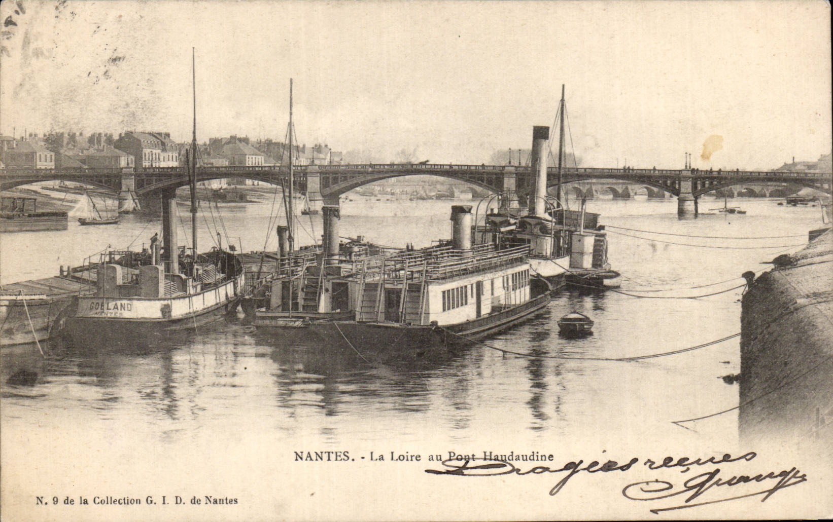 CPA Nantes the Loire with the Haudaudine bridge