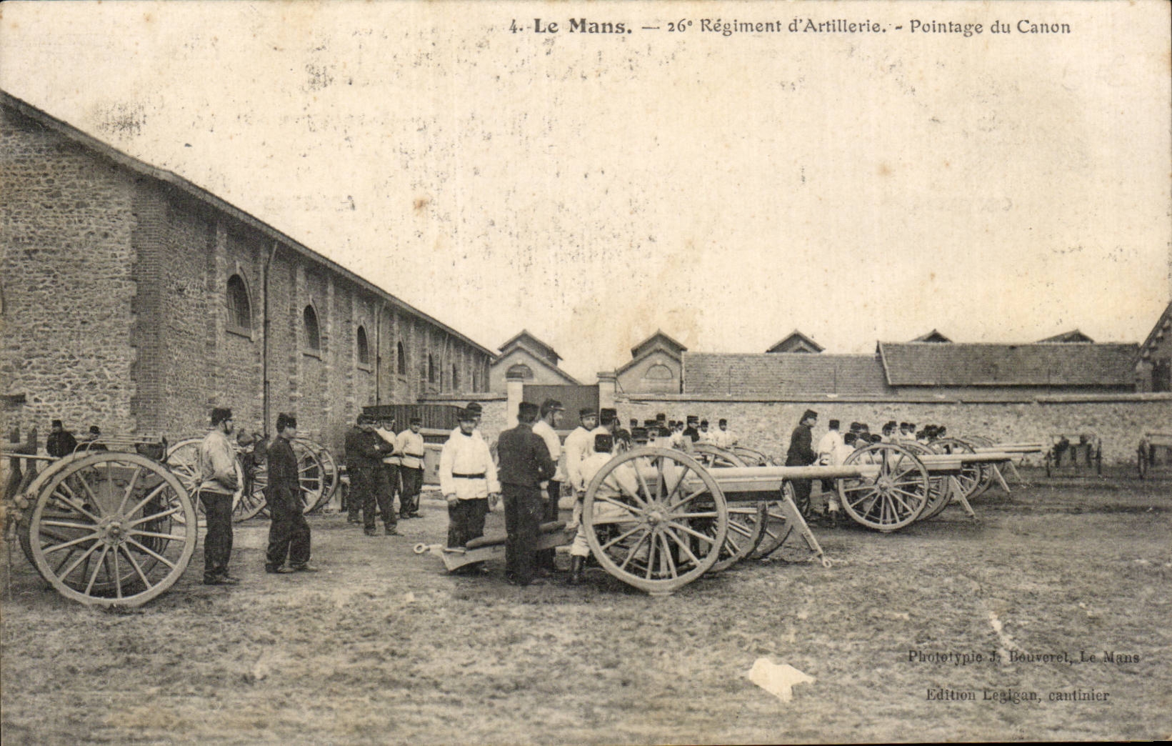 CPA Mans 26th artillery Pointing regiment of the gun