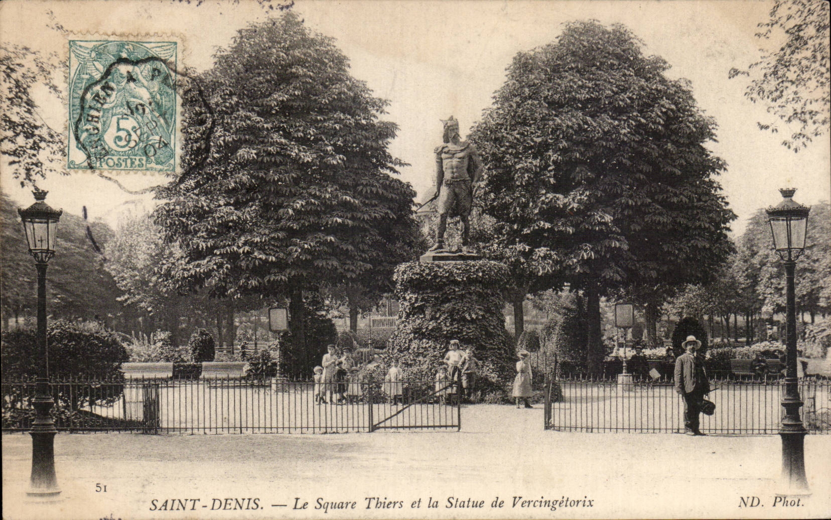 CPA Saint Denis Le Thiers public garden and Statue of Vercingetorix