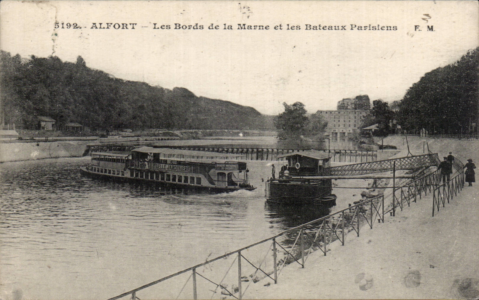 CPA Alfort edges of the Marne and boats Parisian