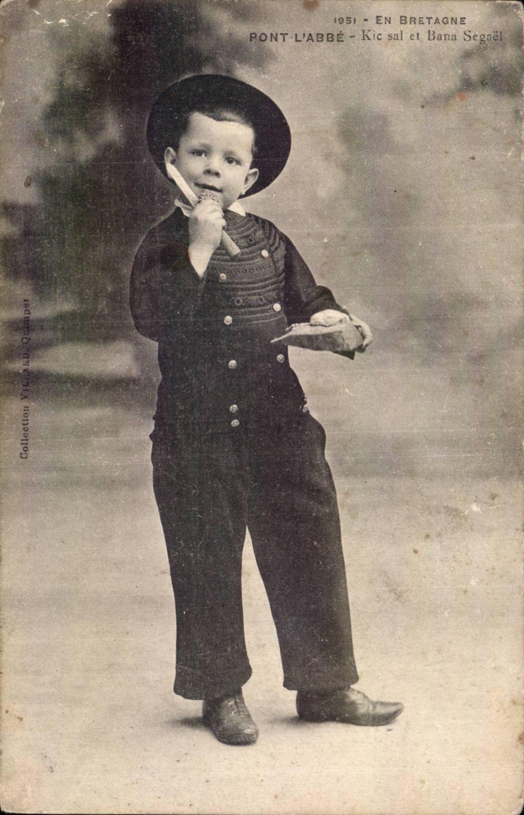 CPA Pont L'abbe Enfant Bretagne Costume Folklore