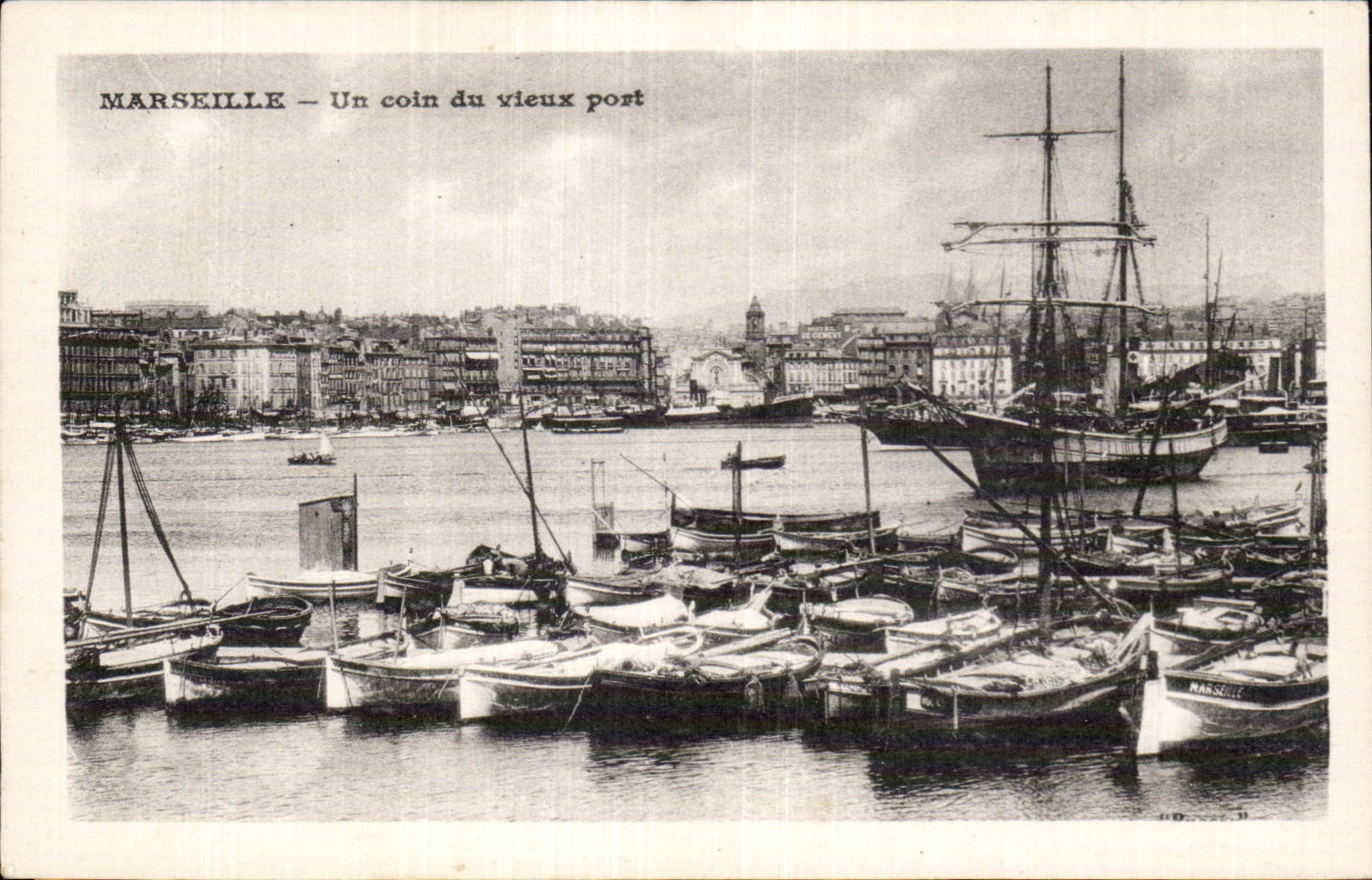CPA Marseille Un coin du vieux port 