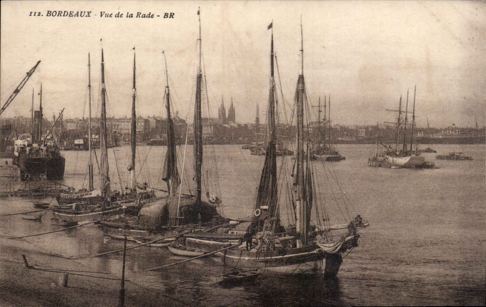 CPA Bordeaux Seen of the roads