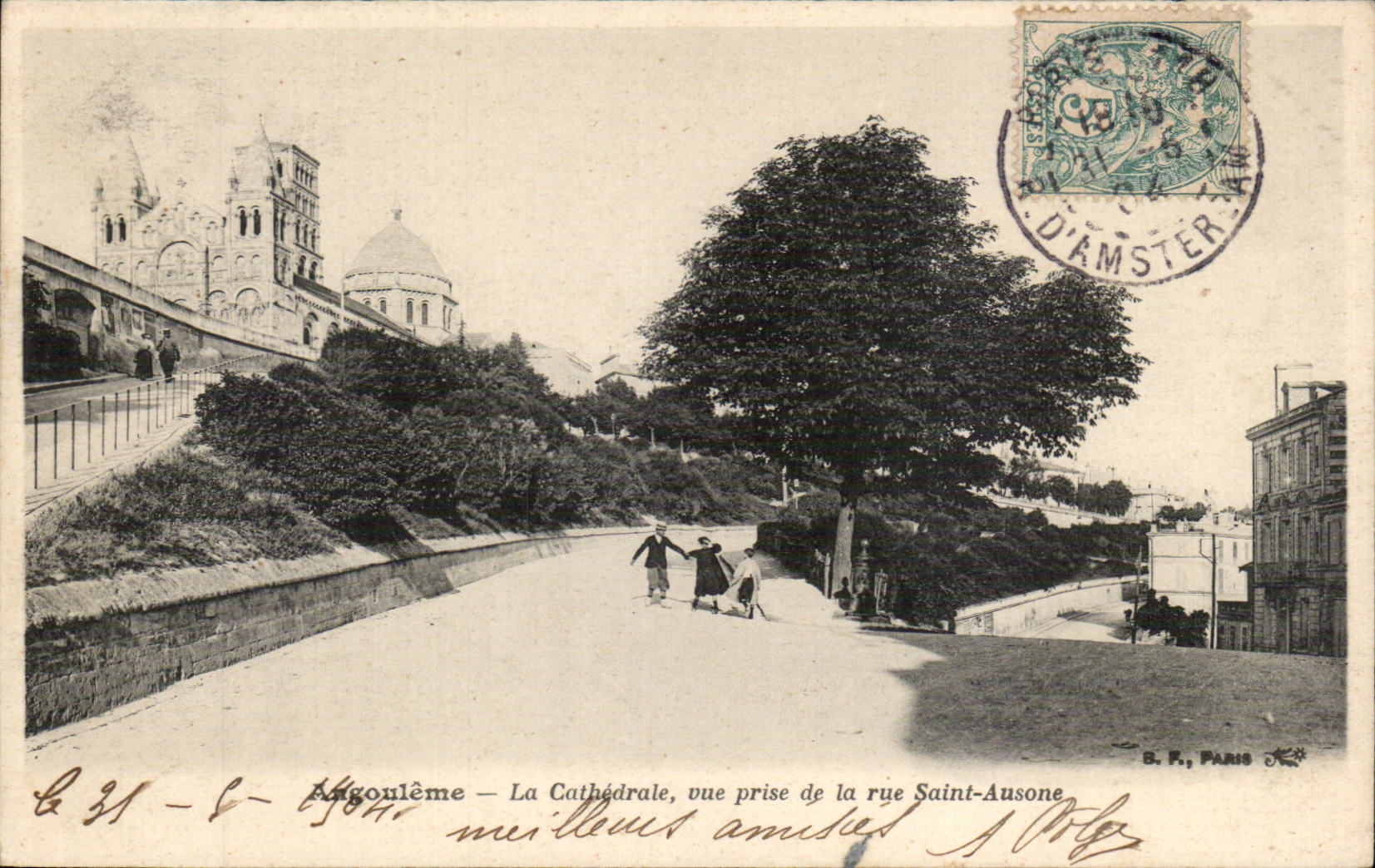 CPA Angulema la catedral vista del santo Antonio de la calle