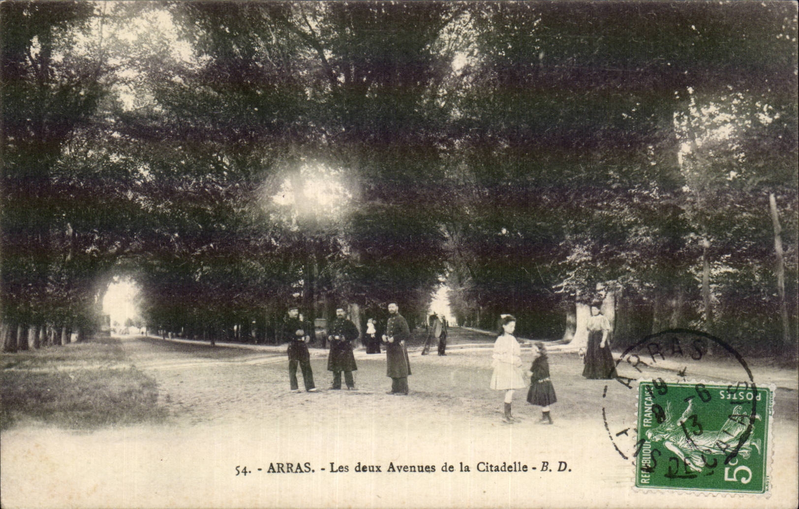 CPA Arras Les deux avenues de la citadelle