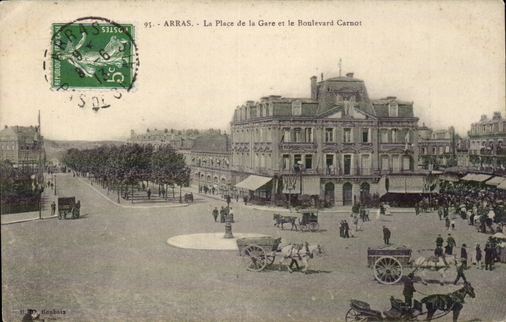 CPA Arras La place de la gare et le boulevard Carnot 