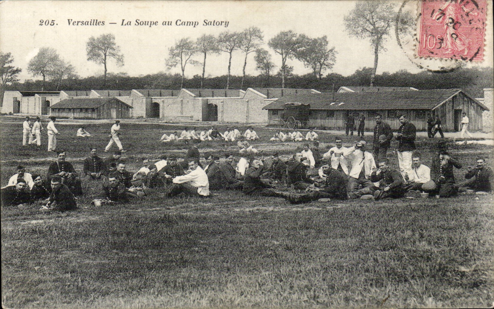 CPA Versailles soup with the camp Satory Militaria