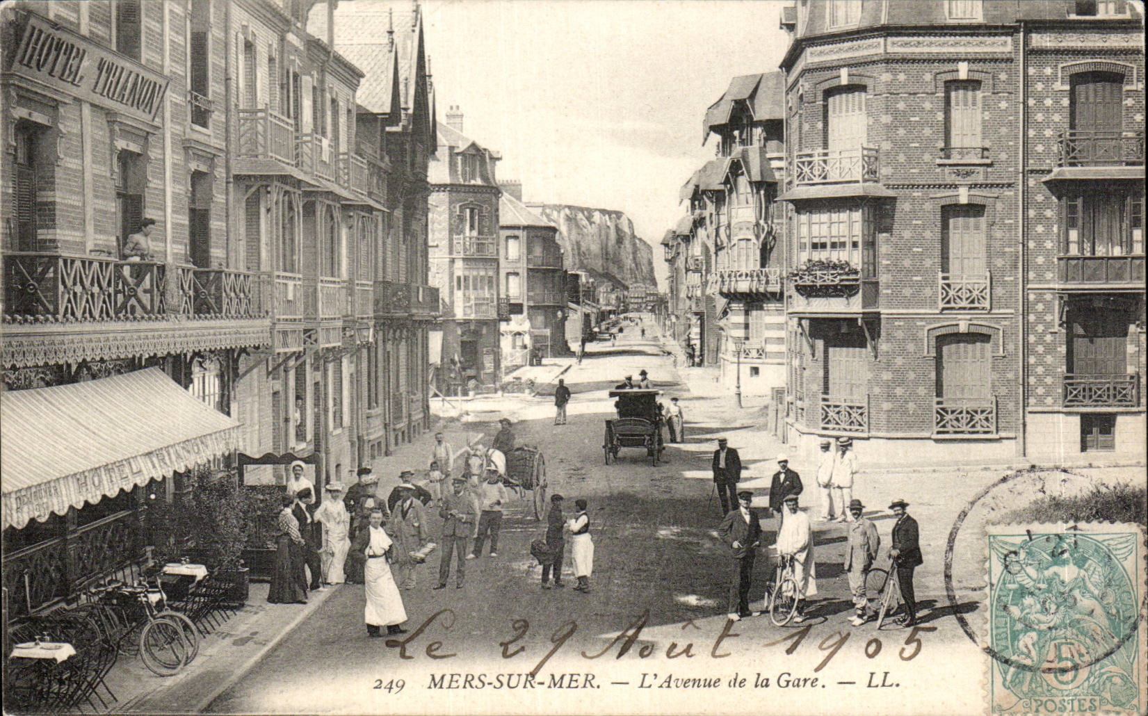 CPA Seas on Sea the avenue of the station