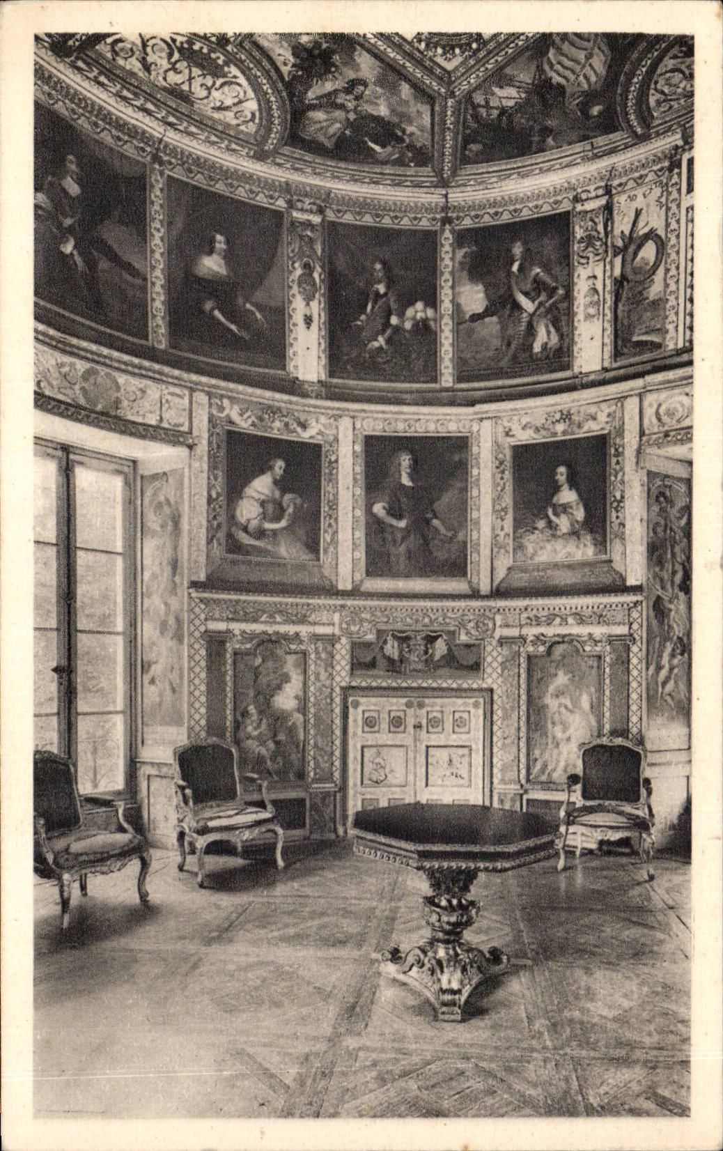 CPA Chateau de Bussy Rabutin Tour doree