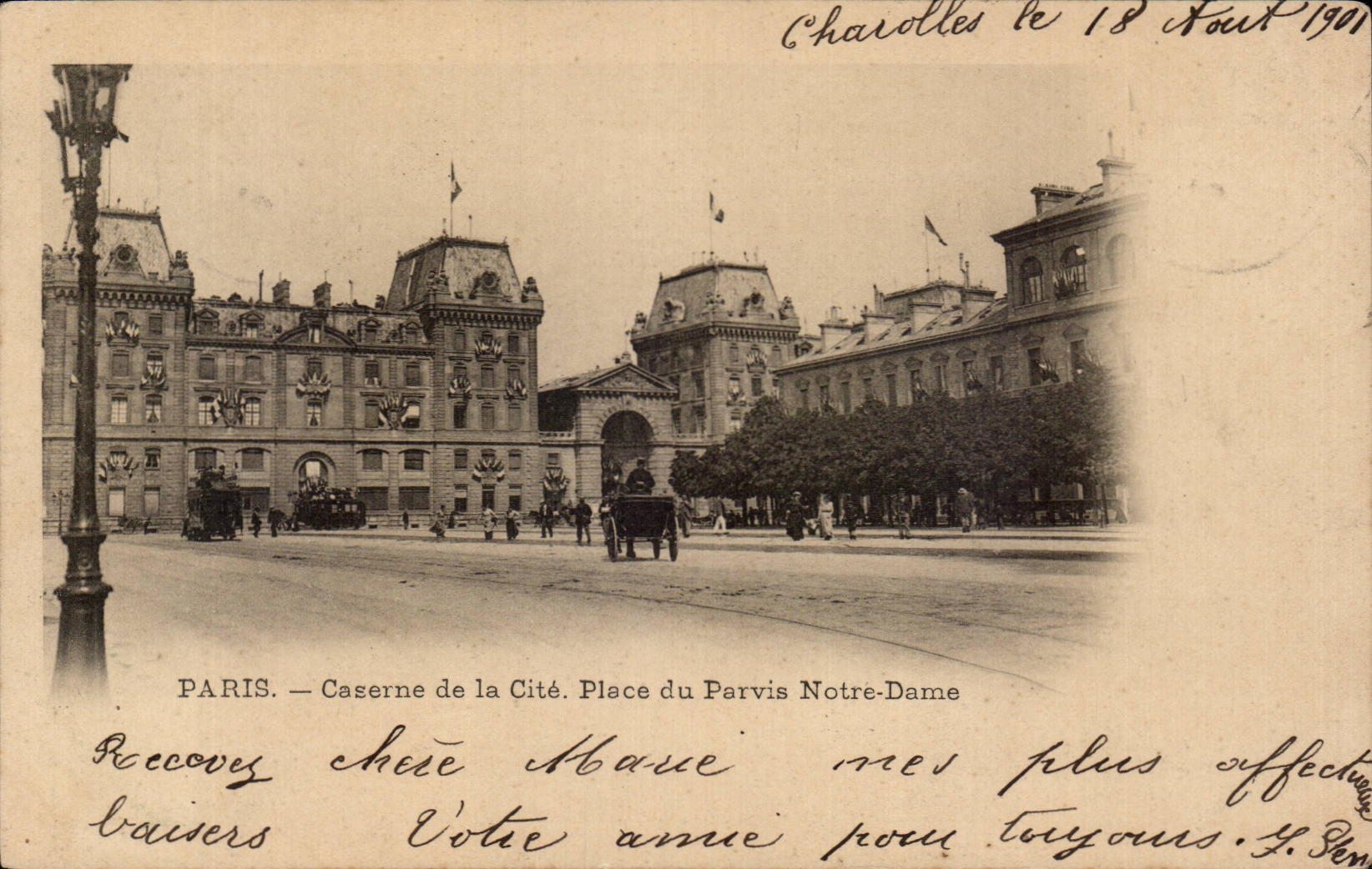 CPA Paris Caserne de la cite Place du parvis de Notre Dame
