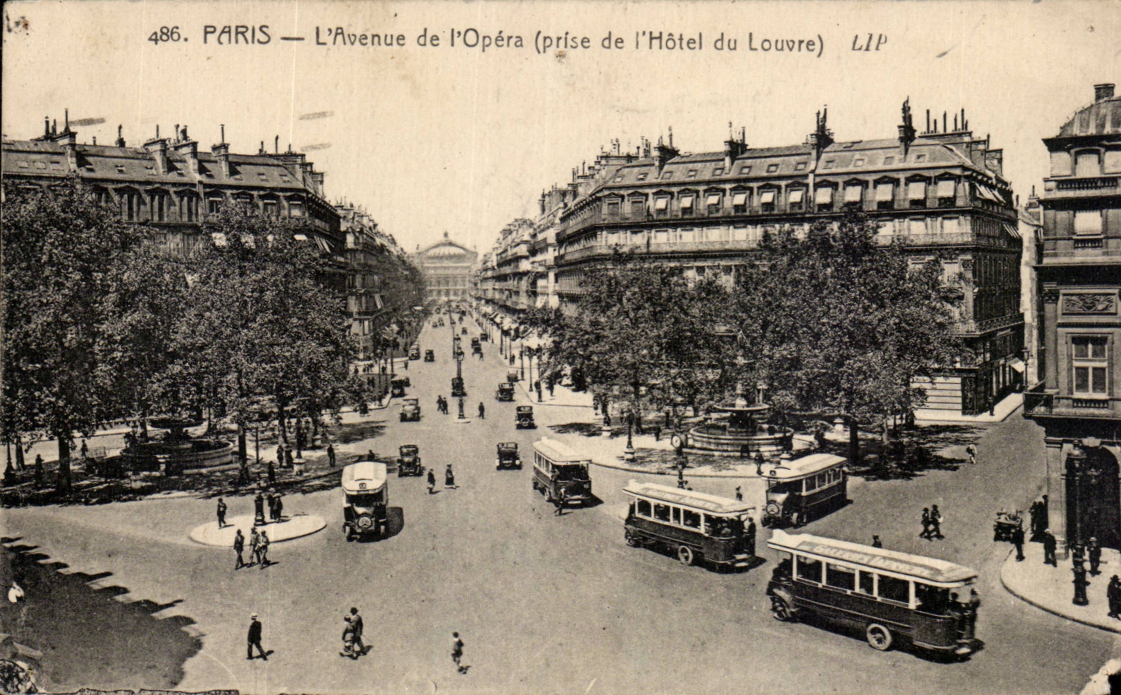 CPA Paris the avenue of the opera taken of the hotel of Louvre