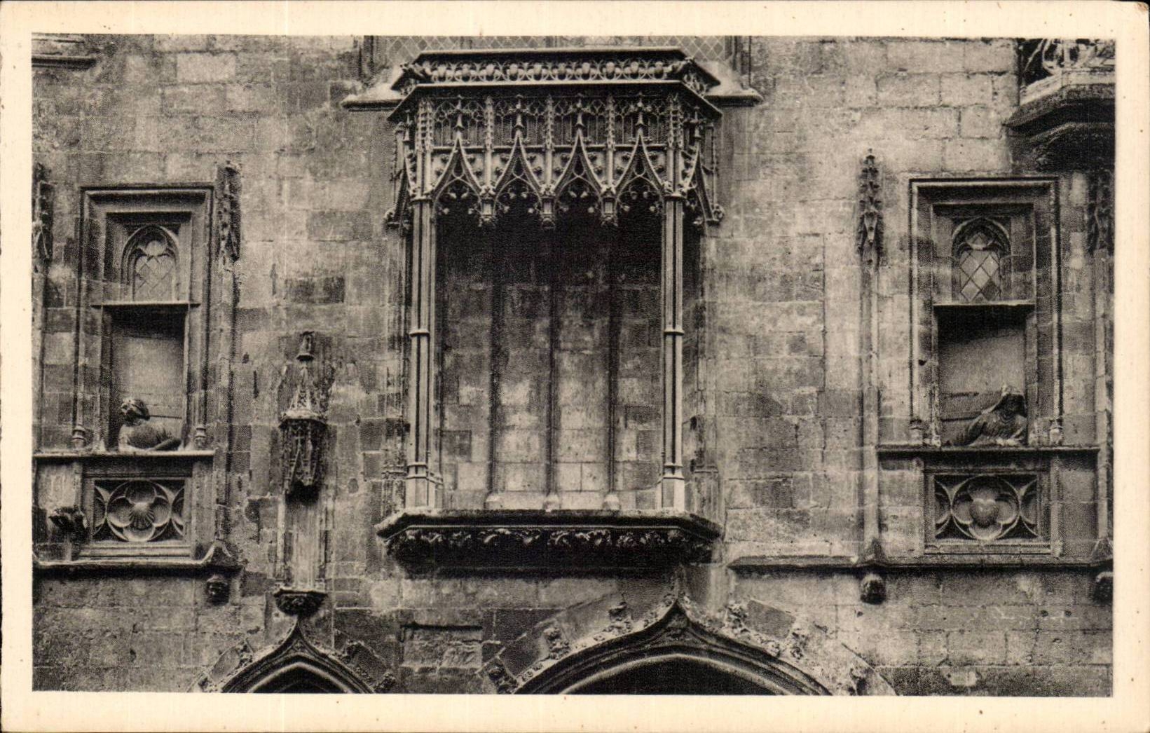 Detalle del corazon de Jacques del hotel de CPA Bourges del ataque frontal