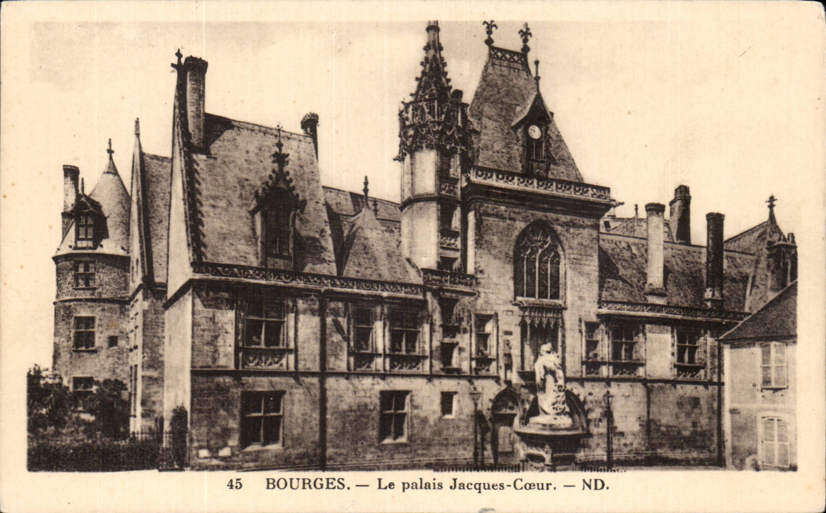 Corazon de CPA Bourges Le palate Jacques
