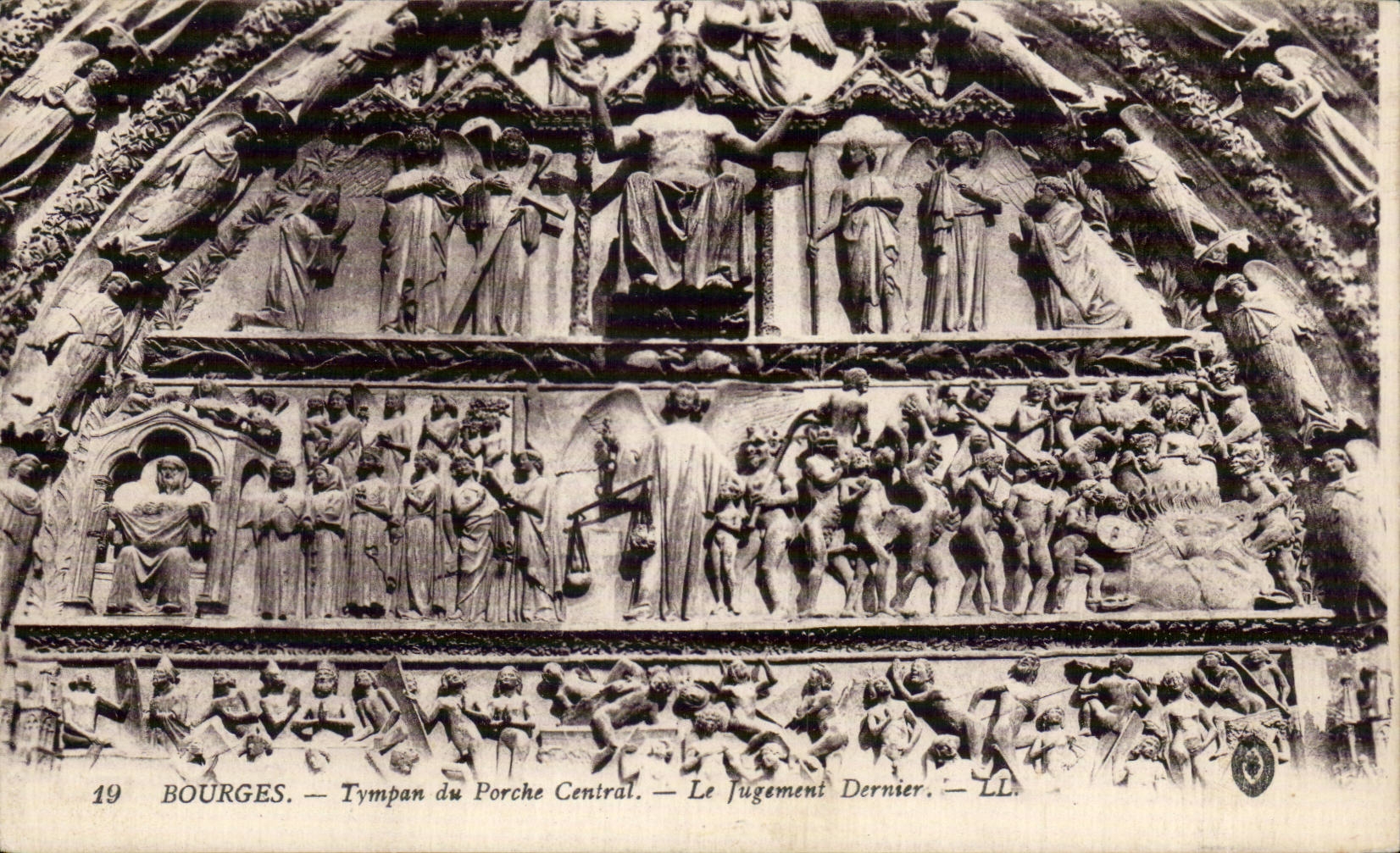 Timpano de CPA Bourges del portico central el juicio pasado