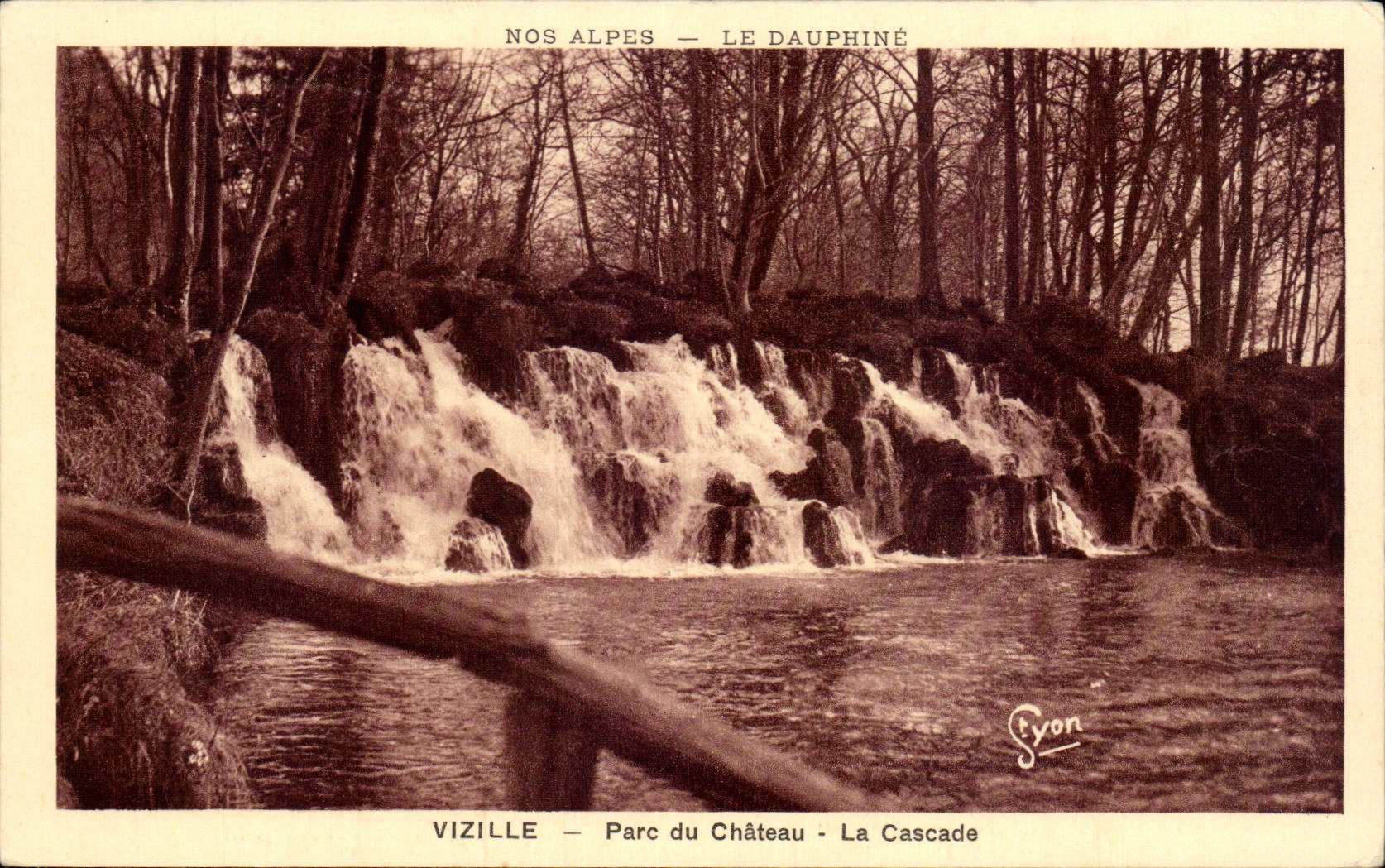 CPA Vizille Park of the castle the cascade