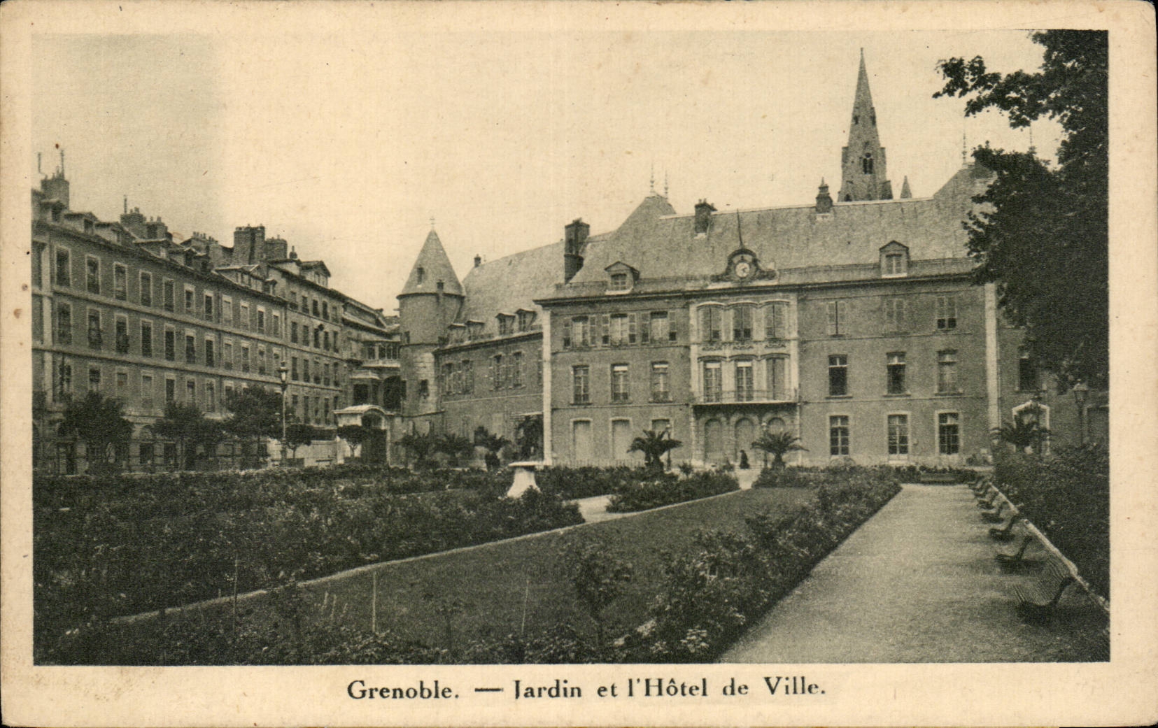 CPA Grenoble Garden of the town hall