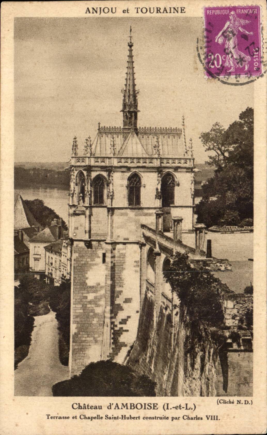 CPA Chateau d'Amboise Terrasse et chapelle Saint Hubert construite par Charles VIII