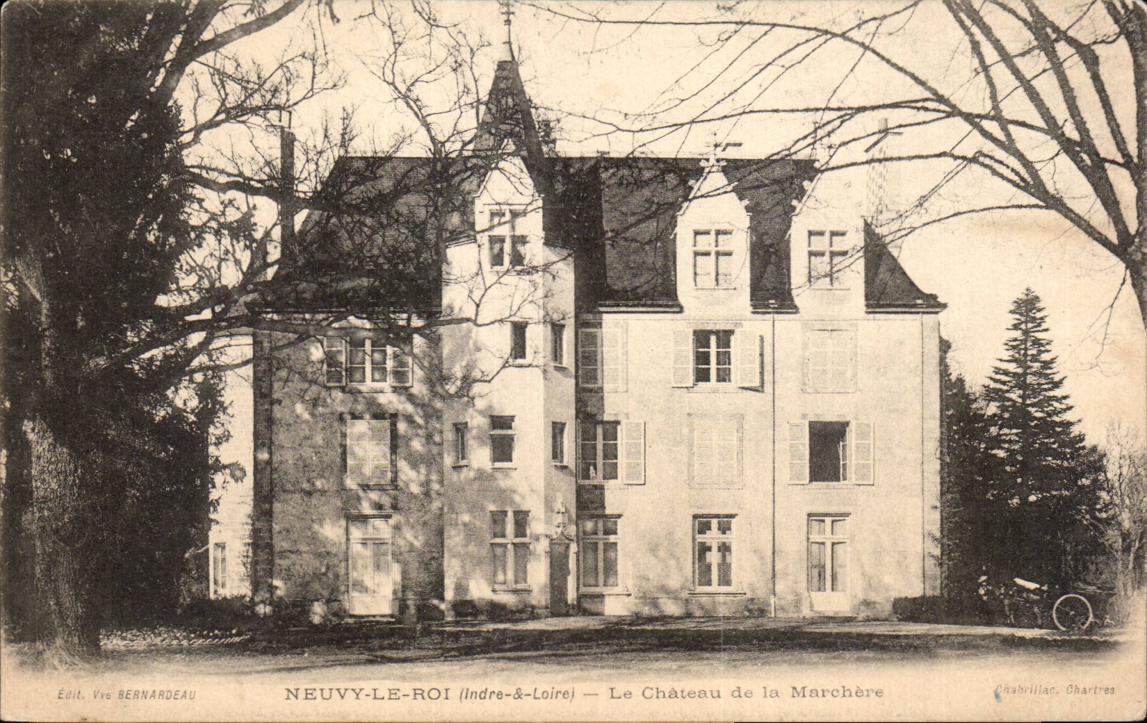 CPA Neuvy le Roi Le chateau de la Marchere