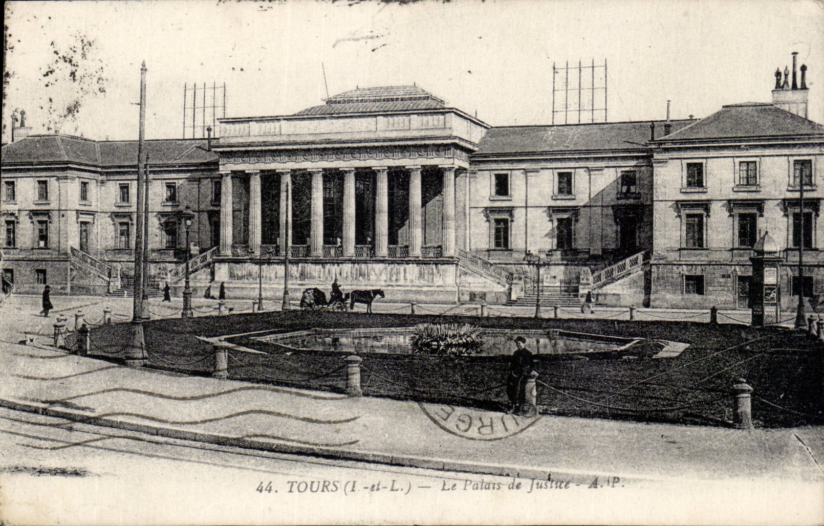 CPA Tours Le Palais de justice