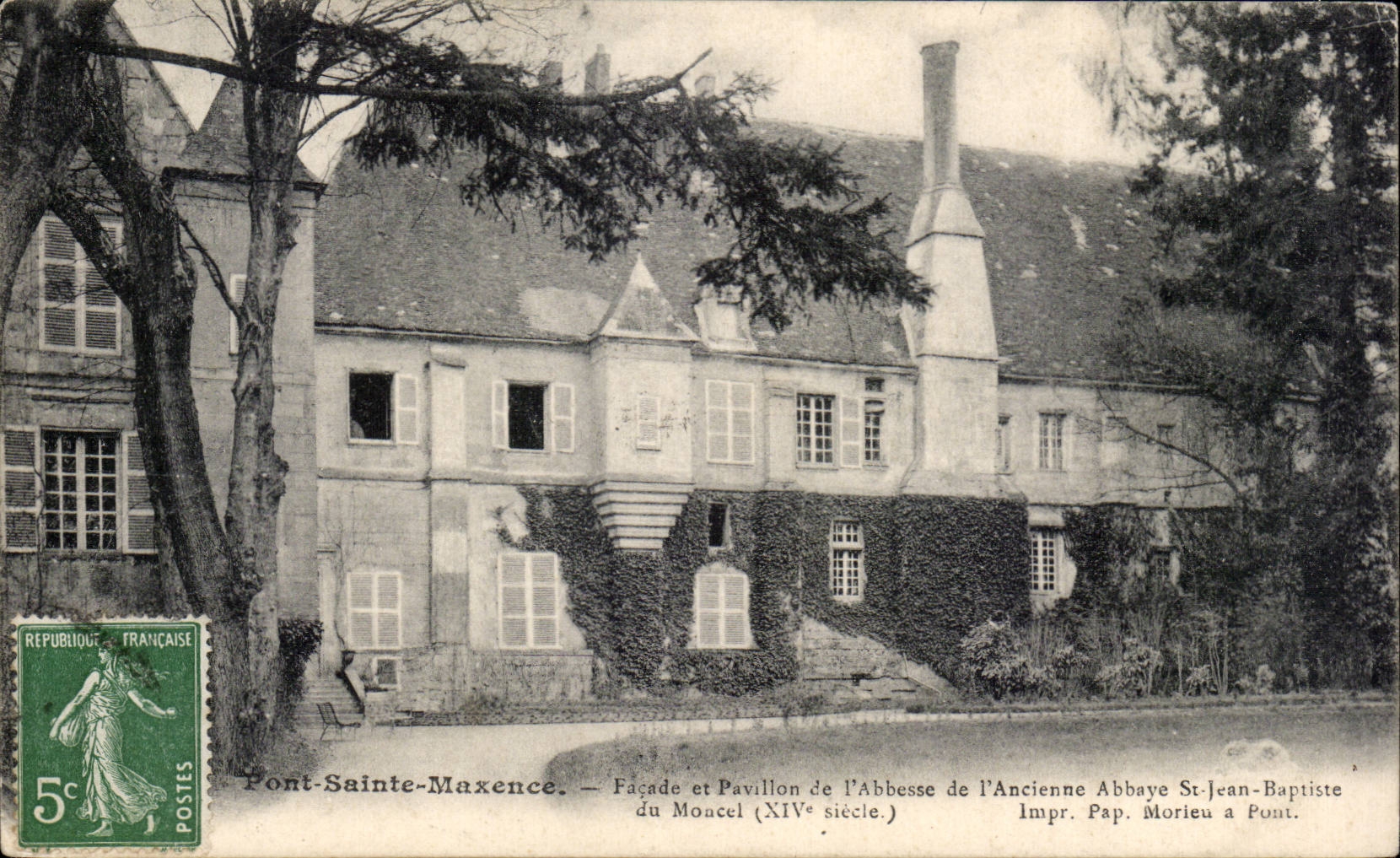 CPA Bridge Saint Maxence Frontage and house of the abbess of the old Abbey St Jean Baptiste of Moncel