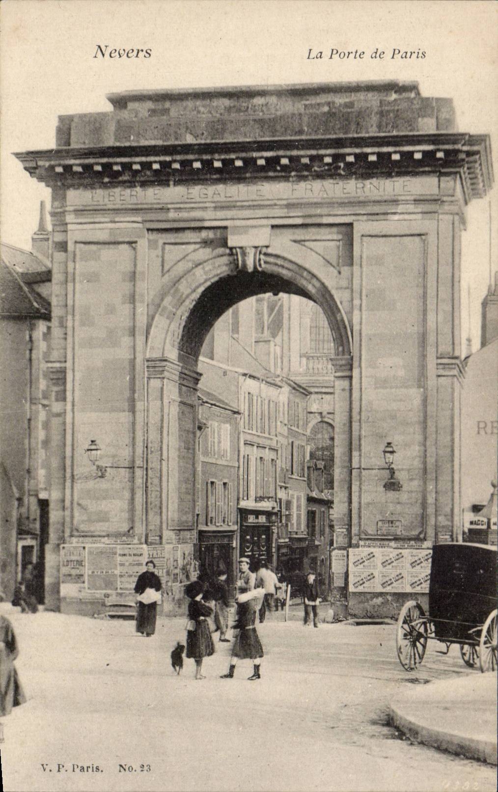 CPA Nevers la puerta de Paris