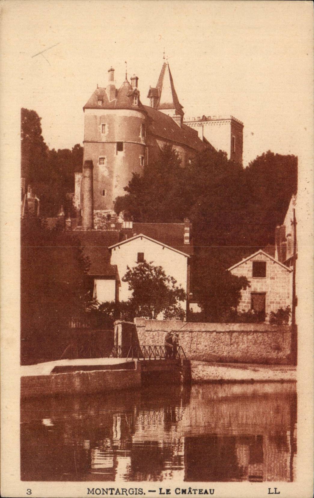 CPA Montargis Le castle