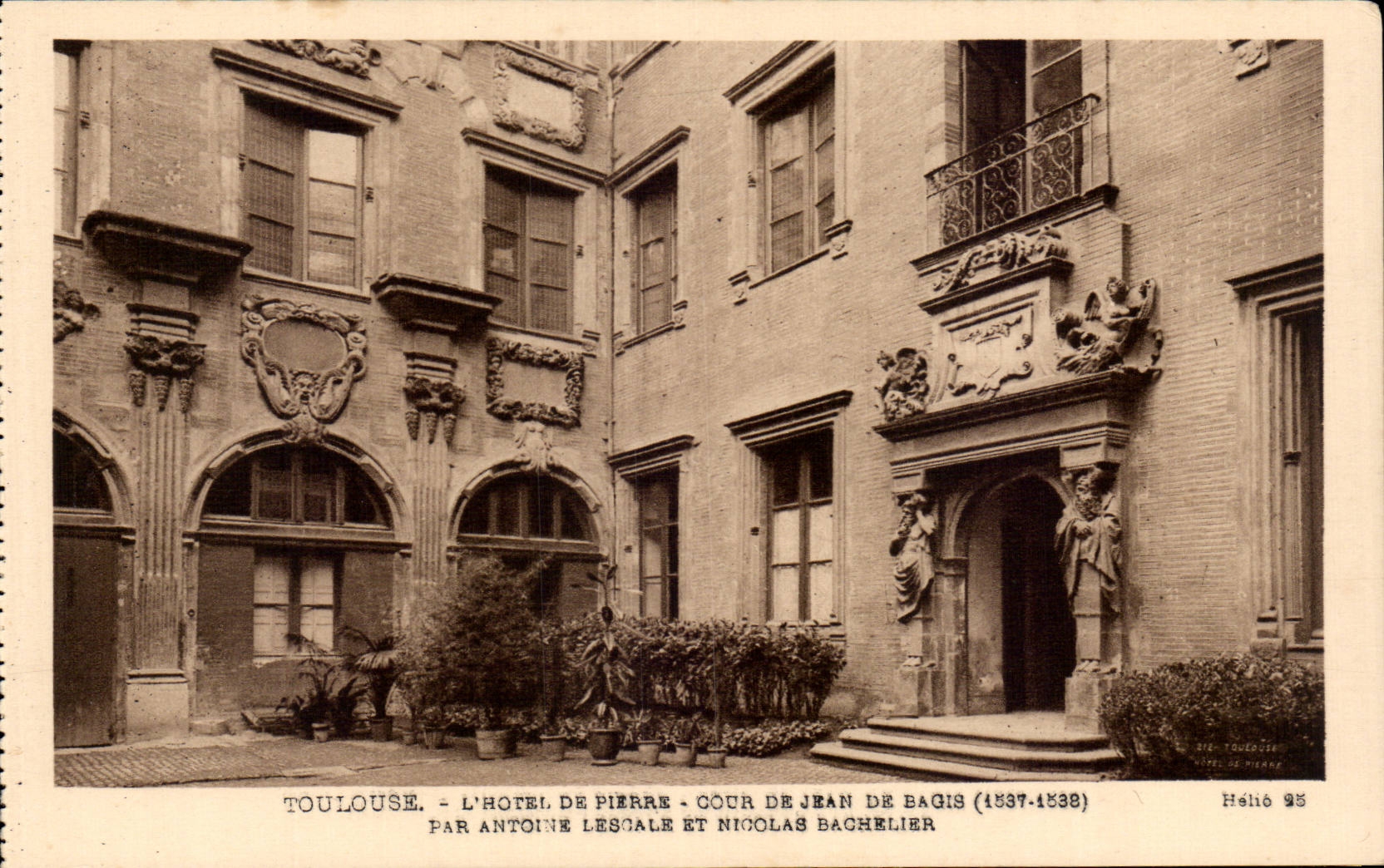 CPA Toulouse the stone Court hotel of Jean de Bagis by Antoine Lescale and Nicolas Graduate