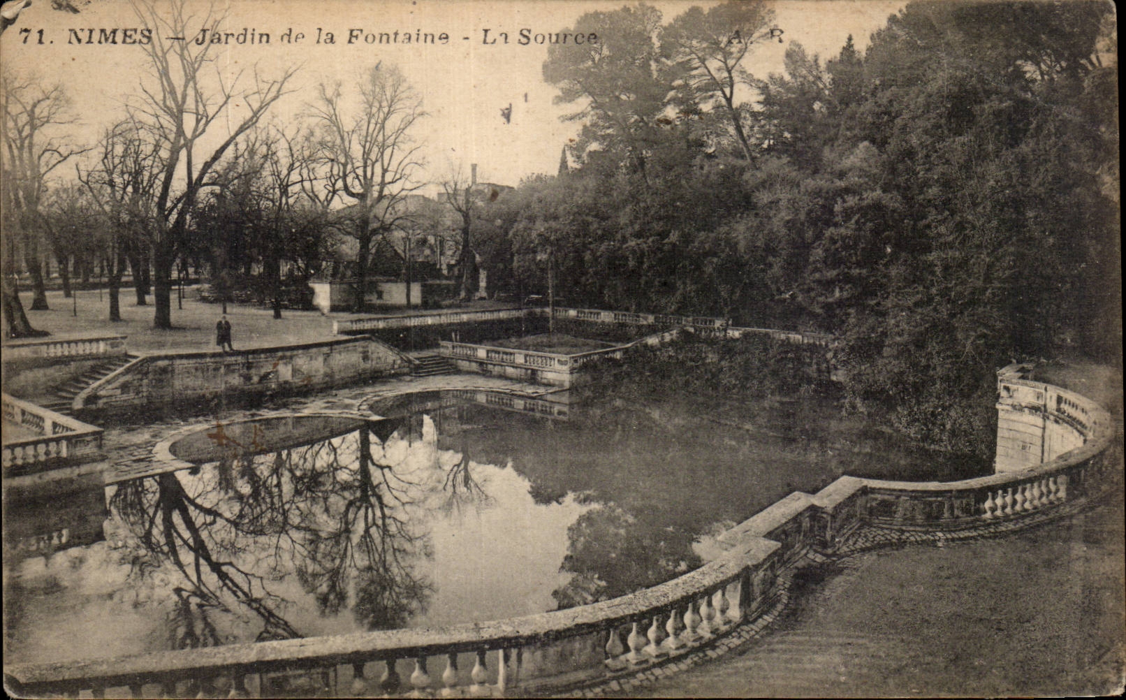 Jardin de CPA Nimes de la fuente la fuente