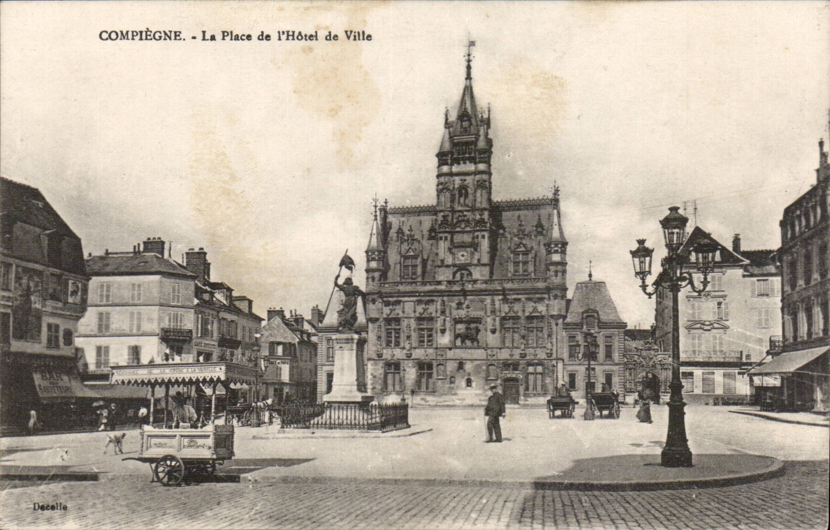 CPA Compiegne el lugar del ayuntamiento