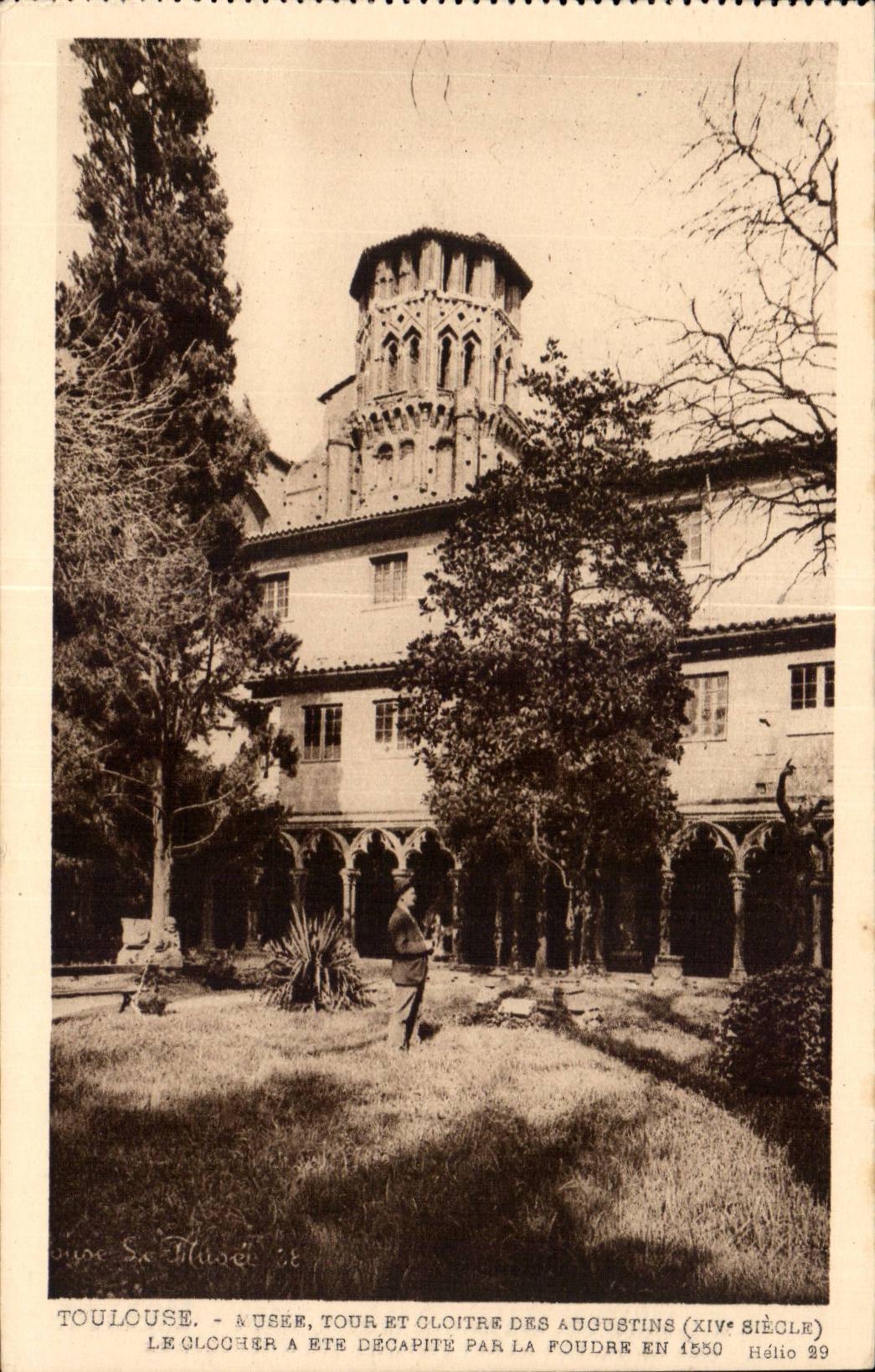 CPA Toulouse Musee Tour et cloitre des Augustins