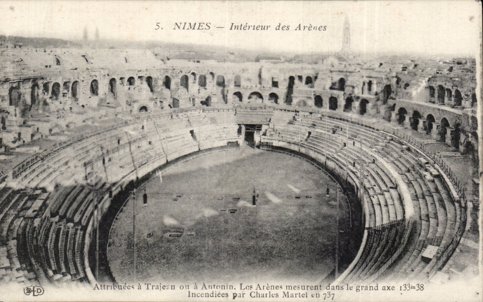 CPA Nimes interior de arena