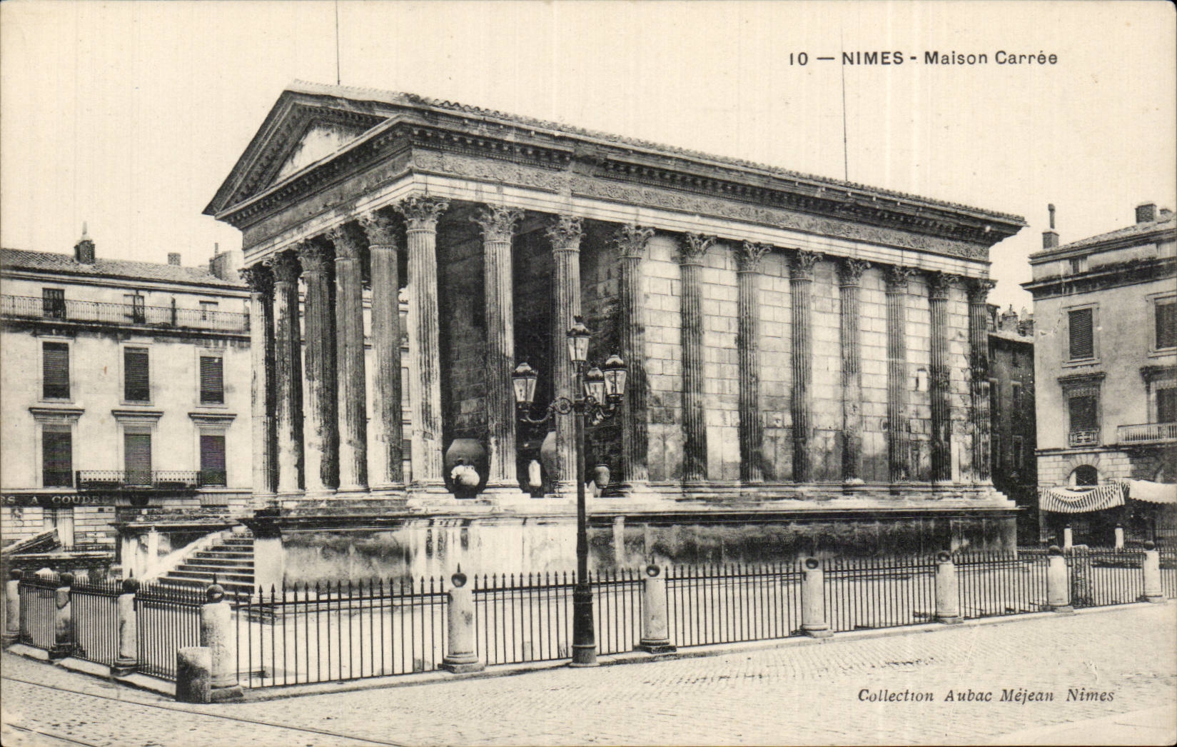 Casa cuadrada de CPA Nimes