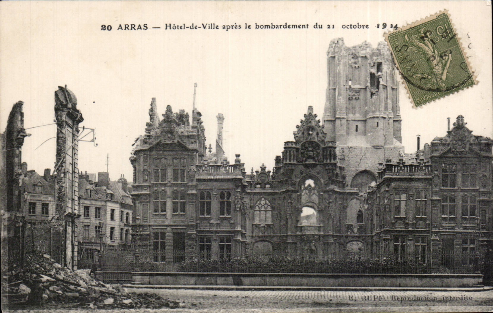 CPA Arras Hotel de ville apres le bombardement du 21 octobre 1914