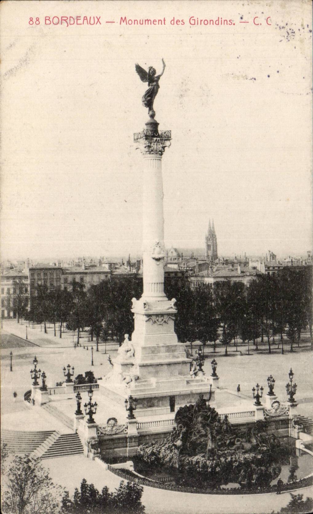 CPA Bordeaux Le monument of the Of Gironde ones