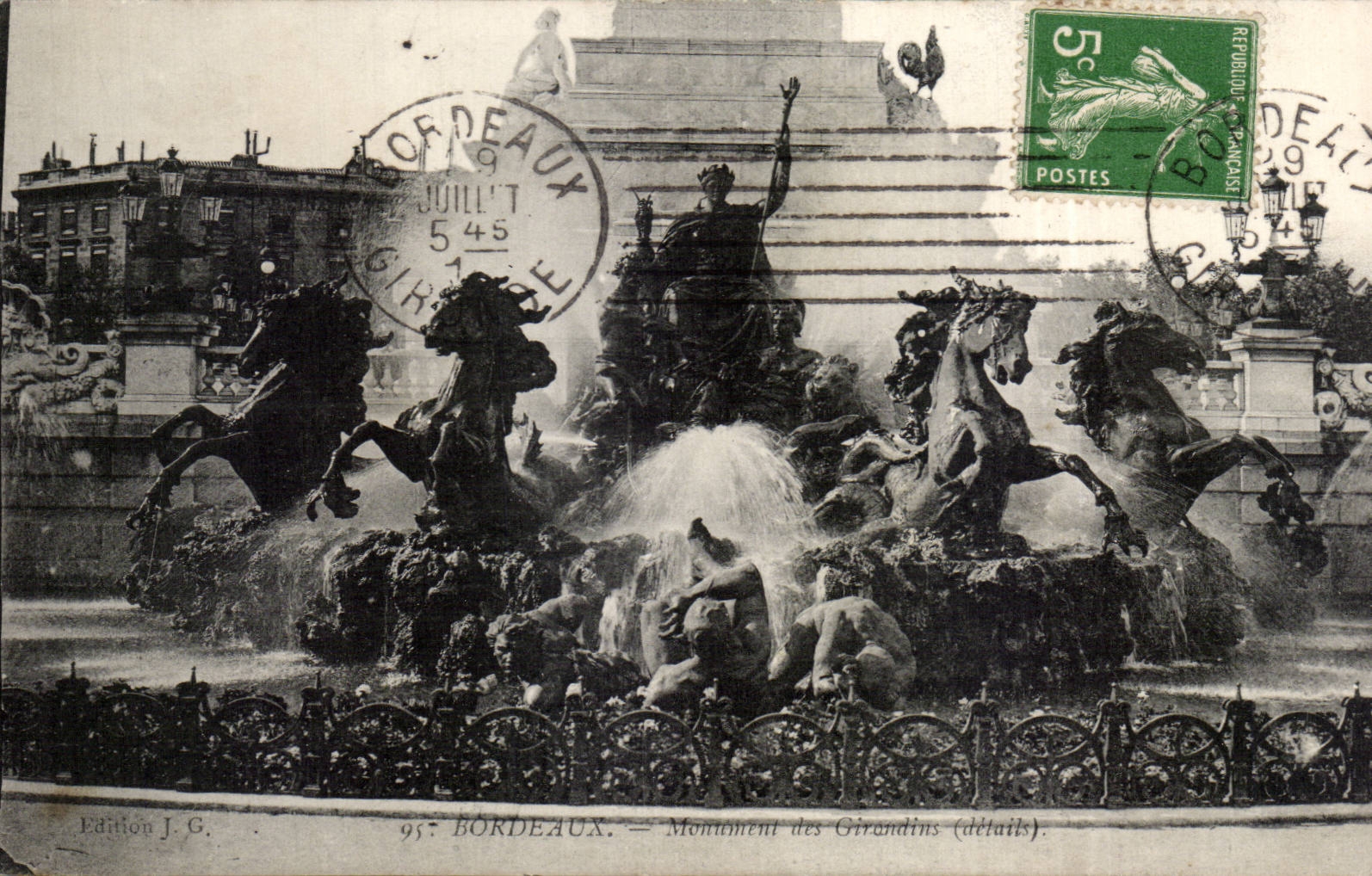 CPA Bordeaux Monument of the Of Gironde ones