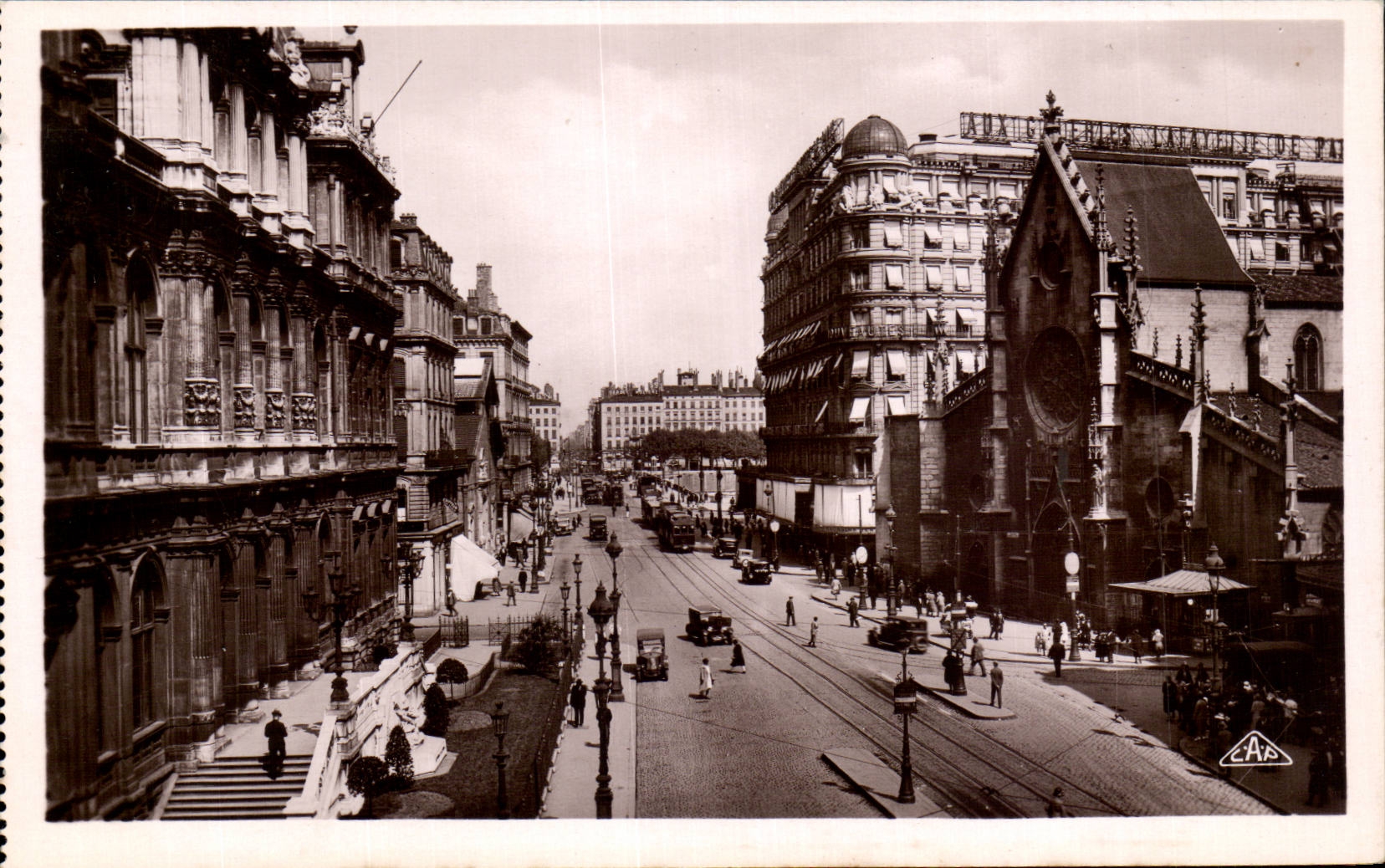 CPSM Lyon Places cordeliers and church St Bonaventure