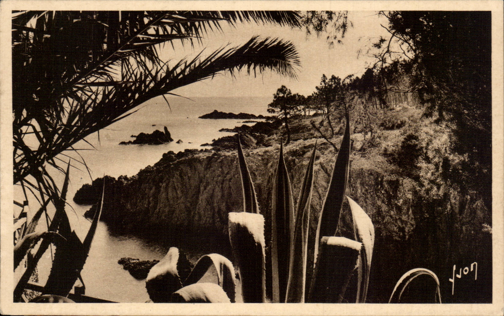 CPA Le Trayas Les rochers