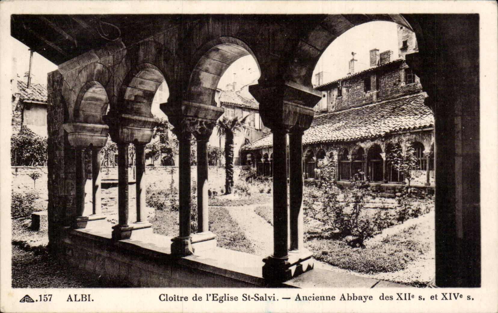 Campana-torre de CPA Albi de la abadia vieja del St Salvi de la iglesia de los 12 y del 14tos