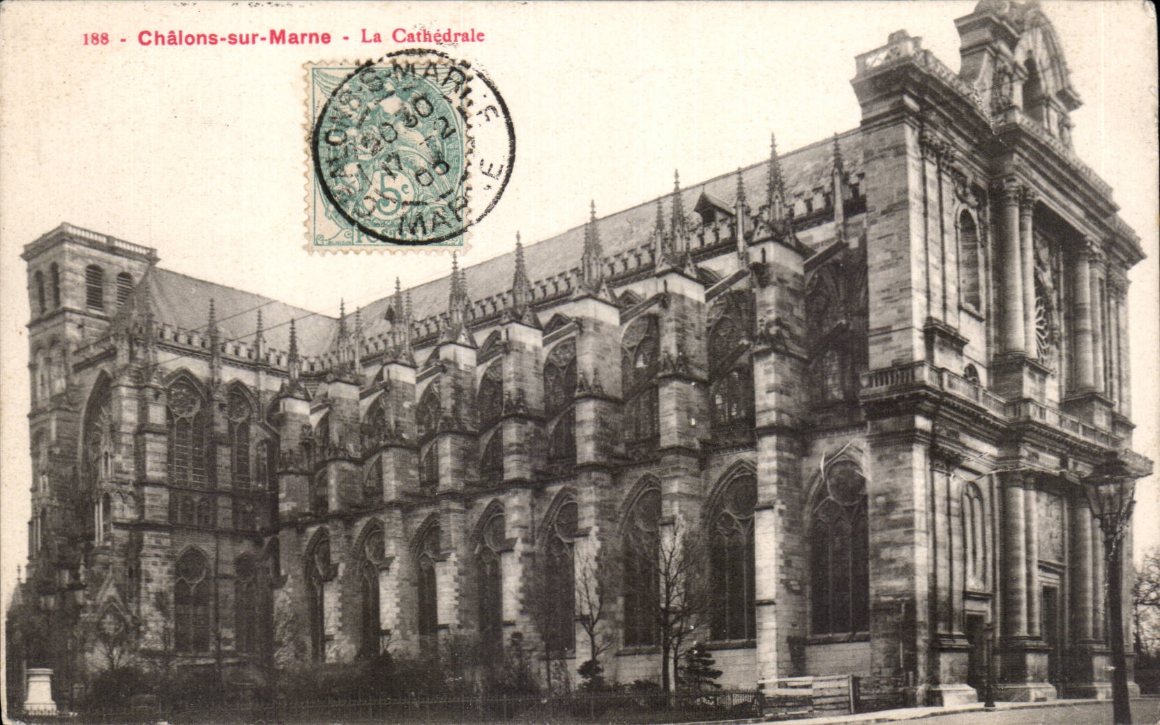 CPA Trawl-nets on the Marne the cathedral