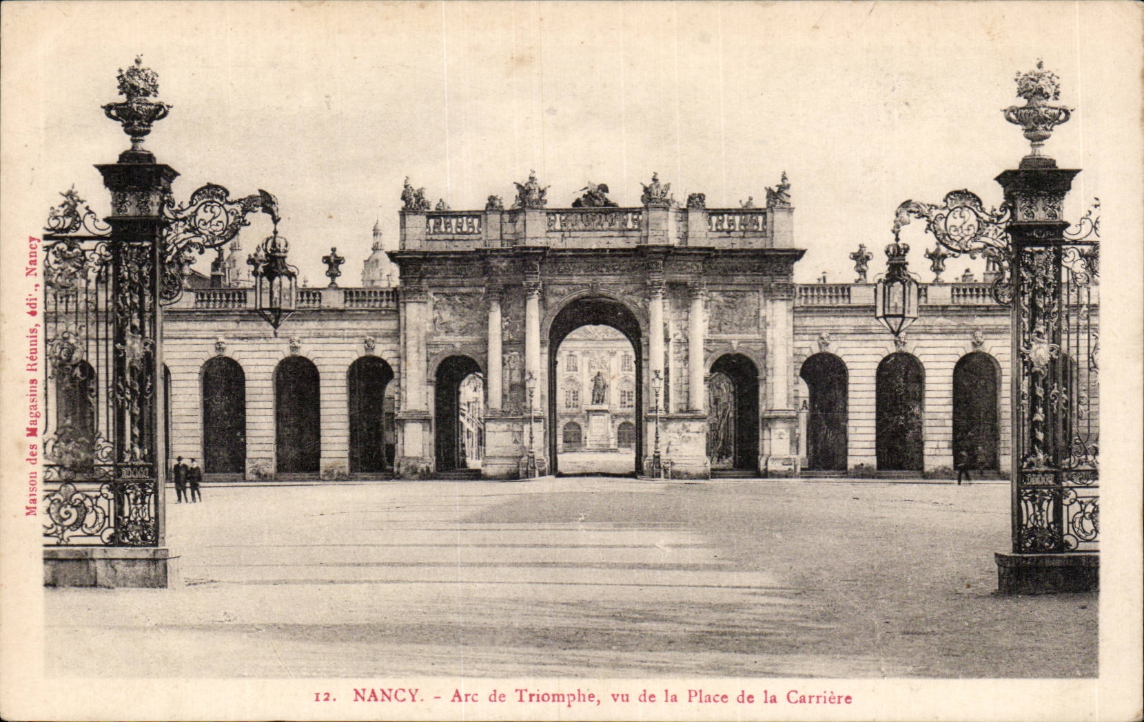 CPA Nancy Arc de triomphe vu de la place de la Carriere
