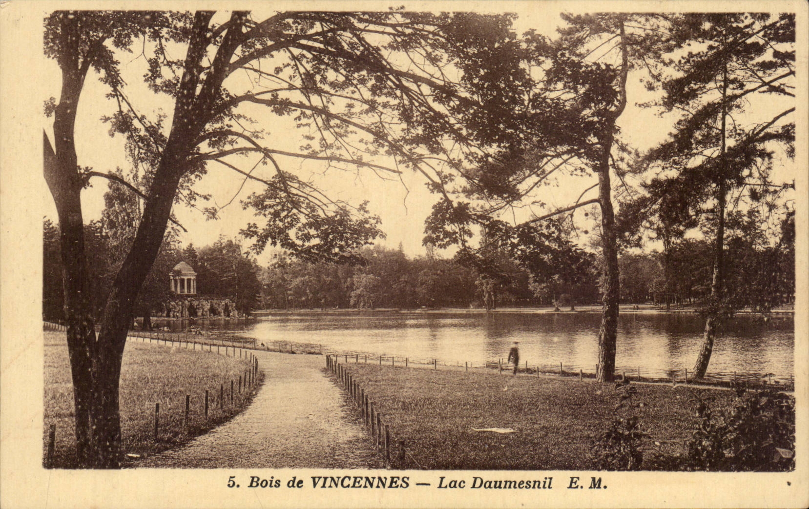 CPA Wood of Vincennes Lake Daumesnil