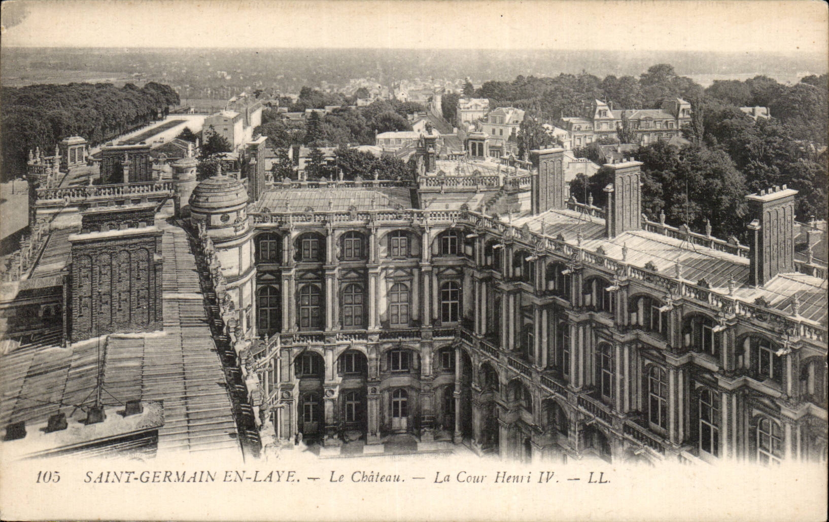 CPA St Germain en Laye Le chateau La cour Henri IV