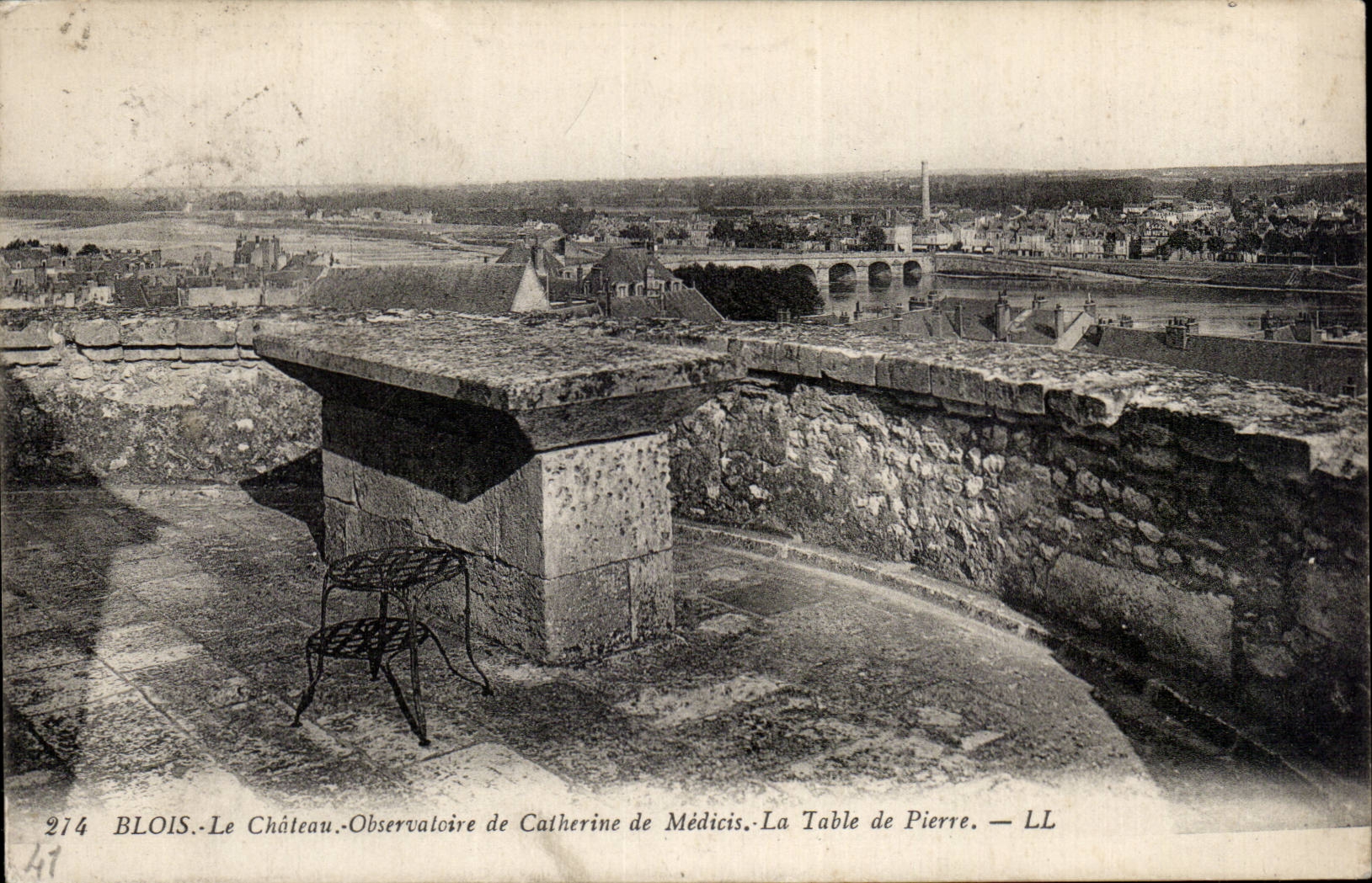 CPA Blois Le chateau Observatoire de Catherine de Medicis La table de pierre