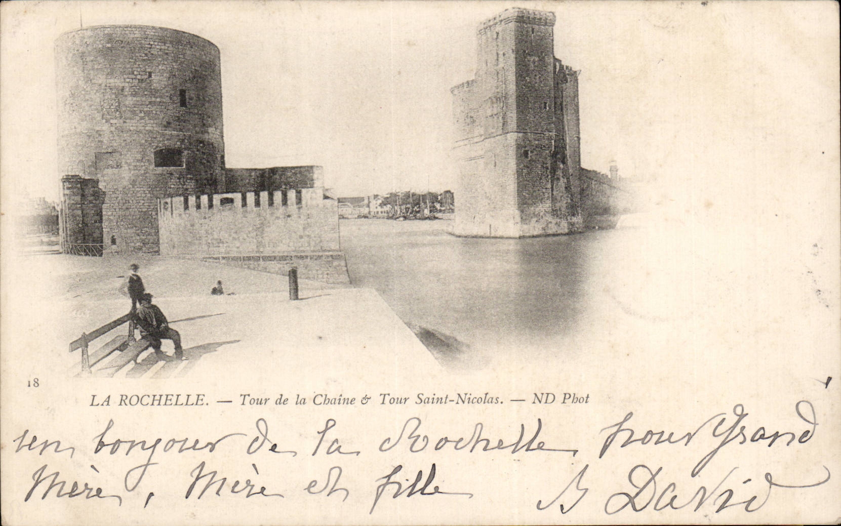 Torre de CPA La Rochelle de la cadena y del Saint Nicolas de la vuelta