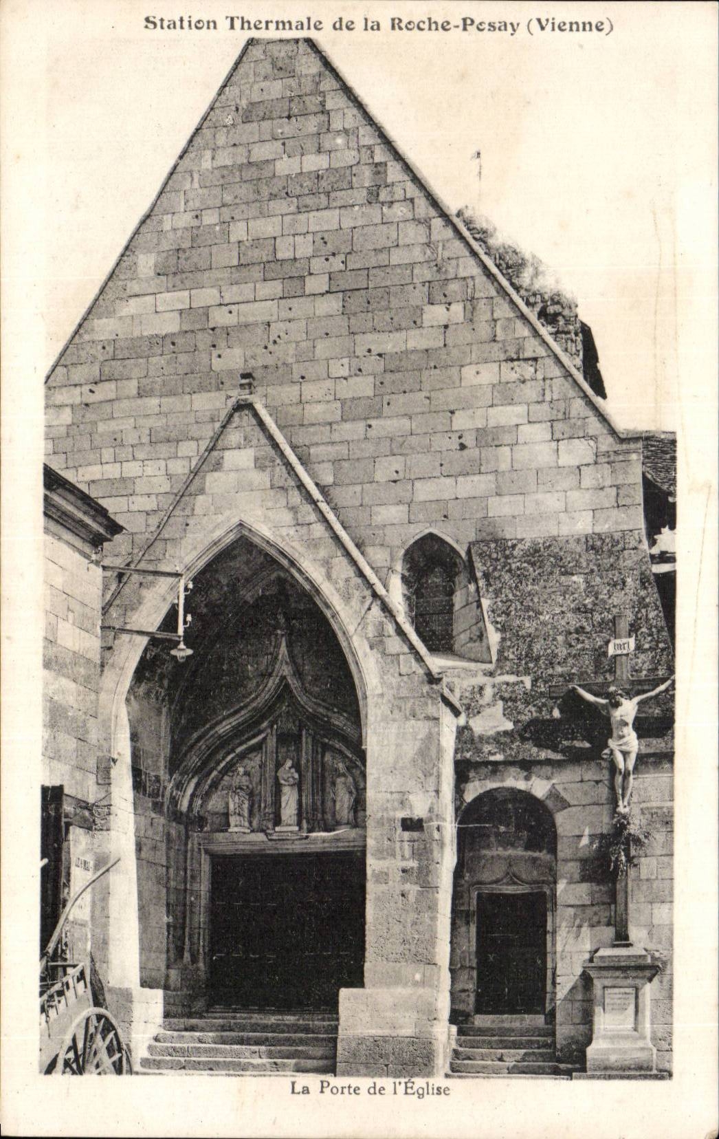 CPA Station thermale de la Roche Posay La porte de l eglise