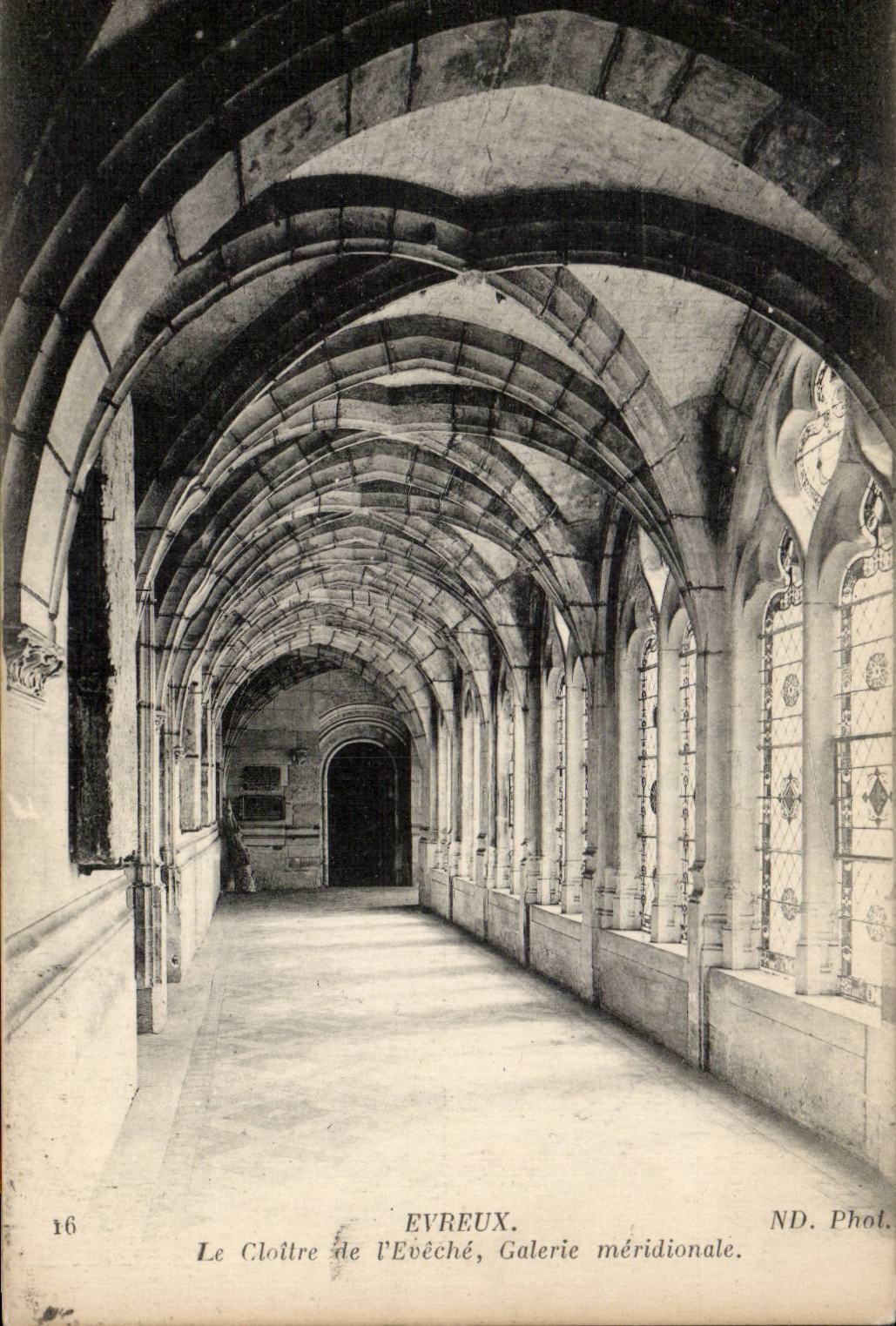 CPA Evreux el claustro de la galeria mAs situada mAs al sur del eveche